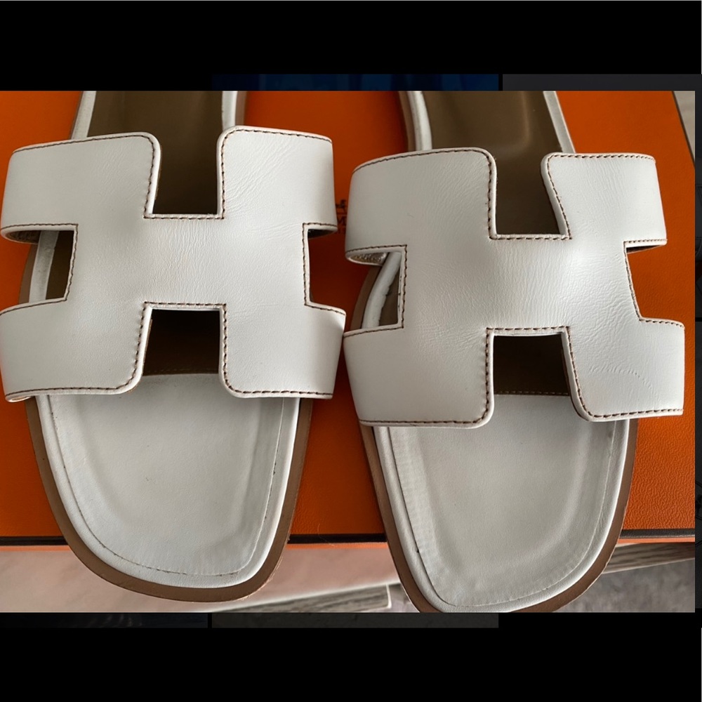 ‼️SOLD‼️ Hermès Oran Sandals - Picture 3 of 5